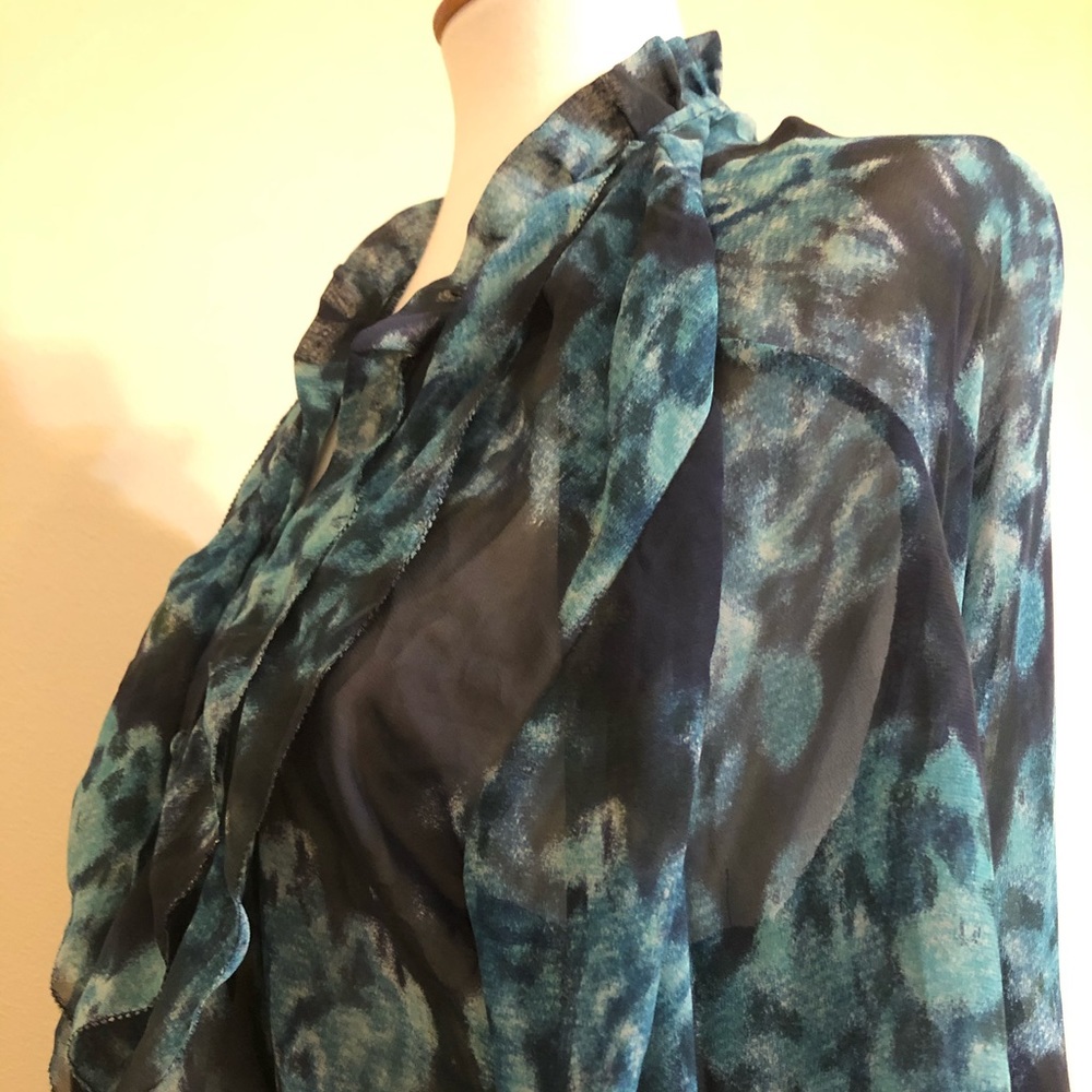 Dialogue Abstract Print Lightweight Ruffle Top - Picture 6 of 12